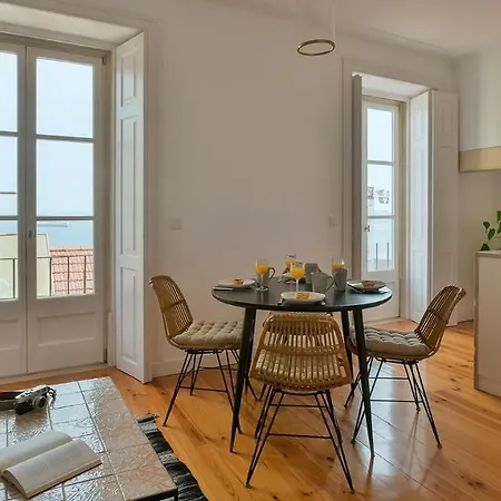 Plum Guide - Horseplay شقة Lisboa