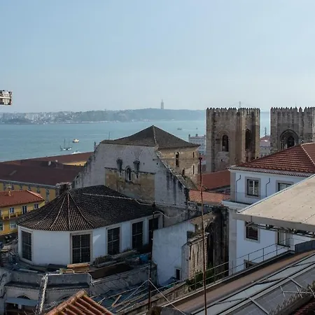 Plum Guide - Horseplay شقة Lisboa